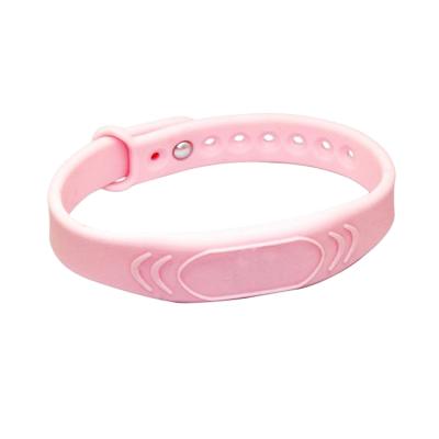 China High quality waterproof/waterproof goods using various wristband rfid contactless rfid wristband rfid lock token wristband for sale