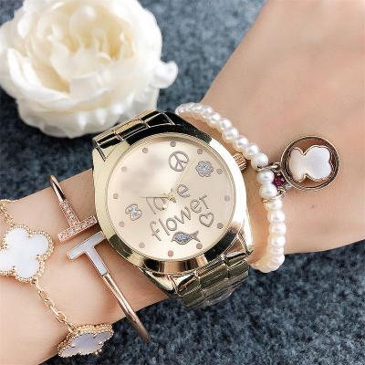 China Auto Date different designs watches lady gold designer gift set for men luxury digital wristwatch set for women jam tangan cewek tahan air for sale