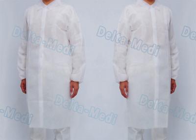 China Hospital Non Woven Disposable Isolation Gowns Visitor Coats With Button for sale