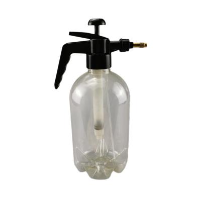 China Large Capacity In Running Pressure 2l Manual Garden Spray Plastic Water Bottle Hot Selling Spray Trigger PP Garden Bottles for sale