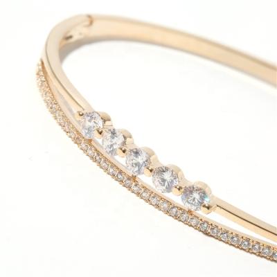 China CLASSIC Clear Round Bangle Zircon Diamond Bezel Minimalist 18K Gold Bangle Bracelet for sale