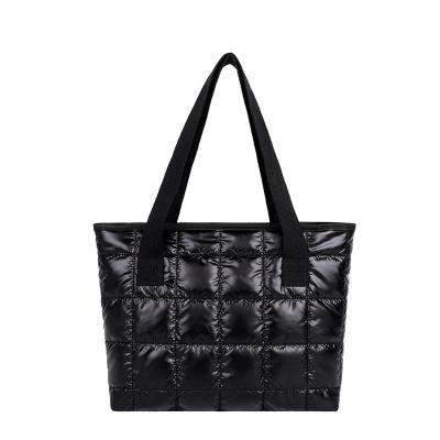 China Designer Large Capacity Solid Color Plaid Zipper Women Nylon Tote Shoulder Bags For Women 2022 High Capacity Handbag Female Travel Armpit Bag for sale