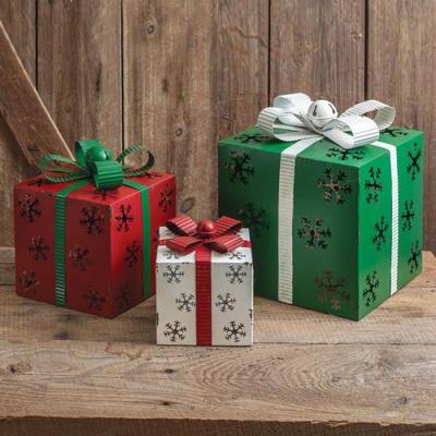 China Recycled Materials Custom Design Boxes High Quality Rigid Packaging Christmas Gift Box Magnet Christmas Eve Christmas Decoration Gift Boxes for sale