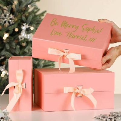 China Recycled Materials Customized Shiny Logo Christmas Magnet Packing Folding Magnetic Product Cardboard Boxes Folding Magnetic Gift Box Packaging for sale