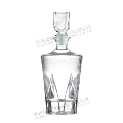 China European style crystal glass beverage wine bottle with lid, household whiskey glass wine bottle for sale