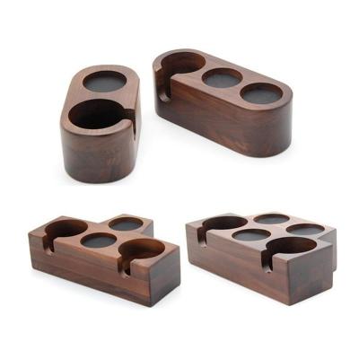 China Viable Manual Wooden Art Pen Tamper Holder Home Coffee Accessories Latte Mat Barista Coffee Espresso Tampering Coffee Tamper Holder 58MM for sale