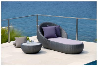 China Silver Weatherproof Rattan Chaise Lounge Outdoor / Indoor Terrance Furniture for sale