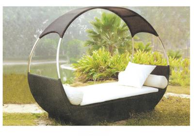 China Black Single Rattan Sunbeds Indoor Garden Furniture With Lumbar Pillow for sale