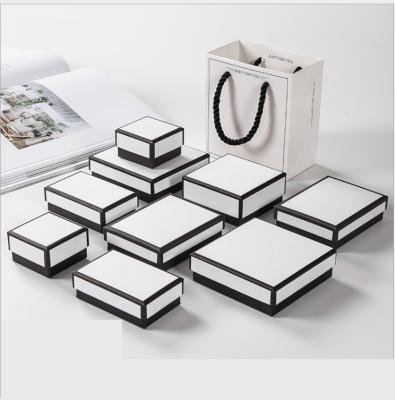 China Manufacturers Wholesale Trendy Ring Earrings Box White Black Border Sky Earth Cover Jewelery Box Necklace Jewelry Packaging Box for sale