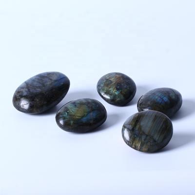 China Wholesale Natural Crystal Reiki Gemstone Labradorite Palm Healing Stone from Europe for Decoration for sale