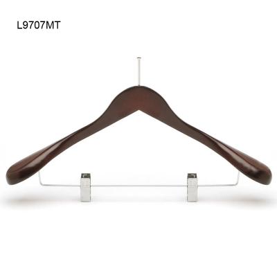 China Wide Shoulder Hotel Hangers Coat & Fit Chrome Pin Anti Theft Wide Shoulder Hotel Wooden Hangers for sale