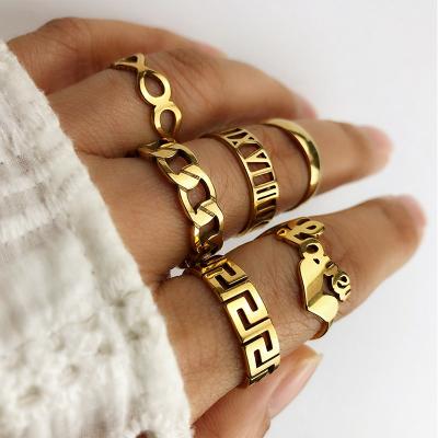 China Hot FASHIONABLE Style Couples Rings Set Stainless Steel 18K Gold Ring Love Peach Heart Titanium Charms For Jewelry Making For Women for sale