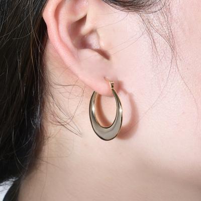 China Vintage Fashion Jewelry Elegant U Shaped Brass Earring 18K Gold Plated Chunky Hoop Earring For Women for sale