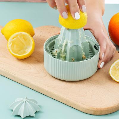 China 2021 Manual Squeezer Lime Viable Juicer Plastic Manual Lemon Juicer Machine for sale