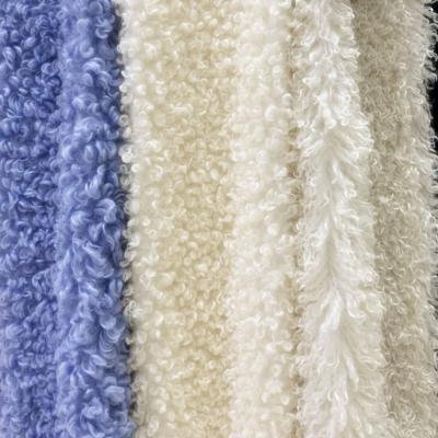 Chine Tissu en peluche 100% polyester Tissu en laine d'imitation pour vêtements Min Ordre 500 mètres à vendre