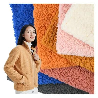 Chine Tissu de doublure en polyester 100% recyclé Sherpa pour les vêtements Traitement de doublure de manteau d'hiver à vendre