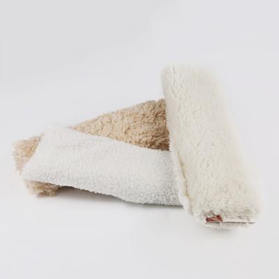 Cina 100% poliestere Micro Polar Sheepskin Sherpa Fleece Copertura con materiale resistente alle lacrime in vendita