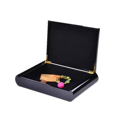 China Recyclable High Quality Custom Glossy Lacquer Ebony Luxury Chocolate Gift Packaging Wooden Box for sale