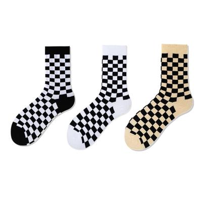 China Fashion RTS Womens Stripe Stockings Sporty Mens Checkerboard Socks Cotton Soft Crew Unisex Socks for sale