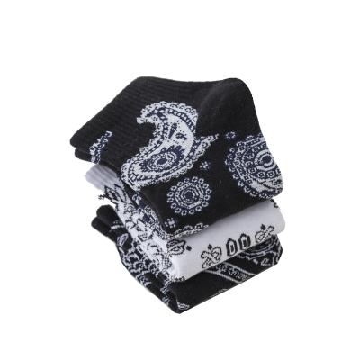 China Custom Mens QUICK DRY Paisley Socks For Cute Funny National Designer Style Crew Socks Fashion Slouch Socks for sale