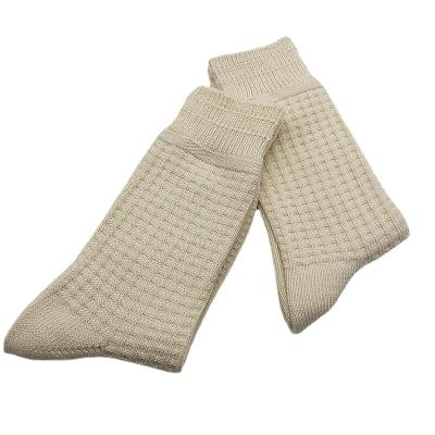 China Fashionable 2022 QUICK DRY Waffle Cotton Socks Men's White Socks Home Wear Soft Cotton Socks for sale