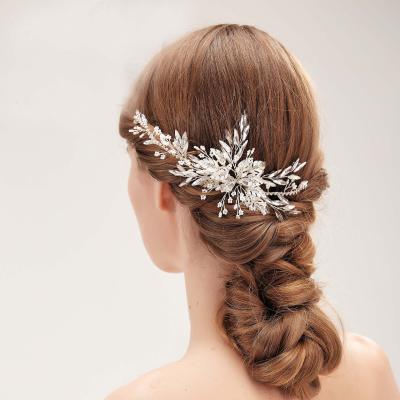 China Wedding Hair Accessorize Meiduo Wedding Hair Comb Faux Pearl Crystal Bride Hair AC Leaves Headpiece Hair Accessories for sale