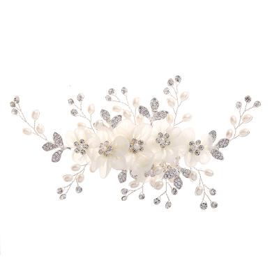 China Bridesmaid Hair Clip Tiara Meiduo White Color Wedding Bridal Hair Accessories Rhinestone Jewelry Pearl Flower Hair Combs Bridal Headpiece for sale