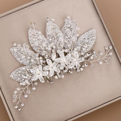 China Bridal Hair Accessories Meiduo Wholesale Rhinestones White Tiara Flower Leaf Hair Clips Bridesmaid Jewelry Accessories Wedding Hair Clip for sale