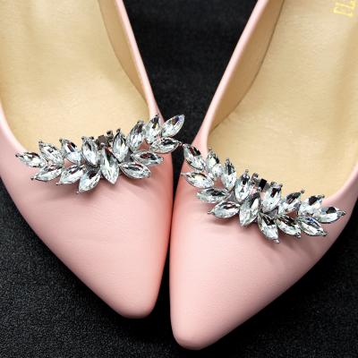 China Meiduo Crystal Silver Rhinestone Shoe Buckle Shoe Buckle Handmade Metal Decoration Bridal Accessories Shoe Clips for sale