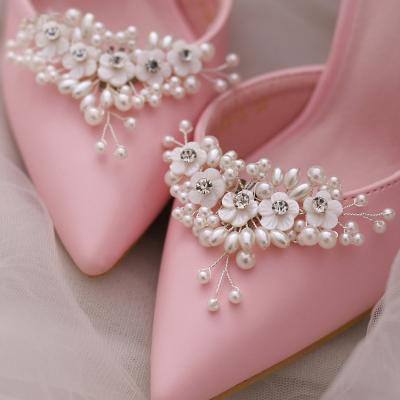 China Handmade Shoe Buckle Meiduo Rhinestone Flower Shoe Cuts Decoration Accessories Bead Wedding Shoe Buckle for sale