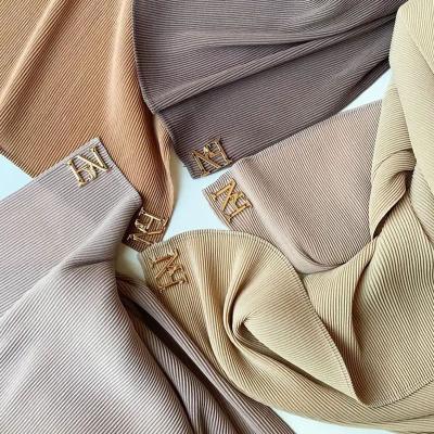 China Wholesale New Design Chiffon Hijab Set Logo Pleated Jersey Shawl Muslim Custom Made For Women Scarves Accept Customers' Logo for sale