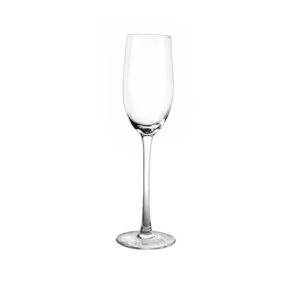 China Lead-free crystal glass in highly transparent champagne glass can be customized for sale