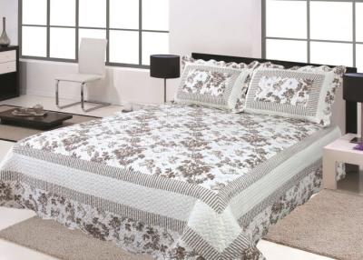 China Blumenmuster-Hauptbett steppt weich seidiges mit 100 Prozent Polyester-Material- zu verkaufen