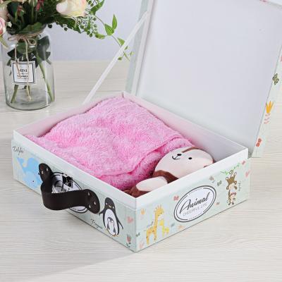 China Best Selling Manufacturer Sales Custom Printing Christmas Wedding Large Box Store Gift Box with Carrying Handle for sale