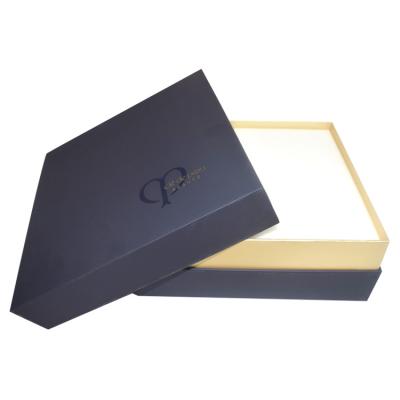 中国 Custom Luxury Large Clothes Packaging Boxes Black Matte Black White Luxury Retail Garment Clothing Package Gif Box For Gift Sets 販売のため