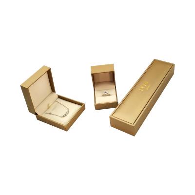 China Recyclable Luxury Leather Engagement Ring Jewelry Gift Paper Packaging Box for sale