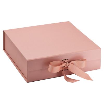 China Luxury Recycled Materials Jewelry Magnetic Paper Packaging Gift Box for sale