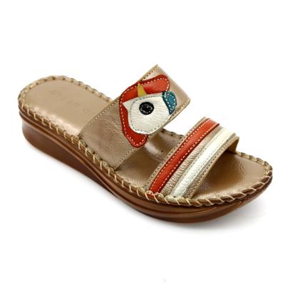 China Cushioning Customized Ladies Casual Slippers Flats Genuine Leather Flip Flops Beach Shoes Whip Handmade Womens Shoes Cartoon Wholesale for sale