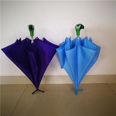 China New Style Modern Parrot Handle Main Animal Parrot Paw Automatic Straight Umbrella for sale