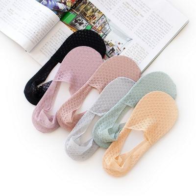 China Good Price Flower Breathable Non-slip Invisible Small Mesh Lace Boat Socks for sale