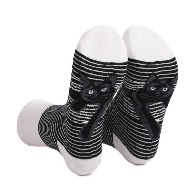 China Hot Selling High Quality QUICK DRY Animal Socks Girls Cotton Lovely Pattern Funny Women Crew Socks for sale