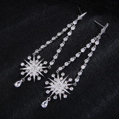 China Wholesale Hanging Type CLASSIC Snowflake Diamond Silver Cute and Fashionable Girls Earring for sale