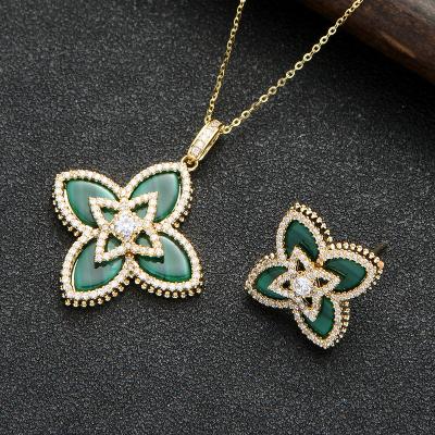 China New Latest Design FASHIONABLE Four Leaf Clover High Quality Zircon Ear Stud Necklace Ladies Jewelry Set for sale