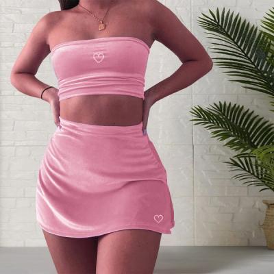 China Ladies Valentine Day Sweet Decor Washable Women's Heart Tube Top and Mini Skirt Two Piece Outfits Velvet 2 Piece Set Skirt Set Women for sale