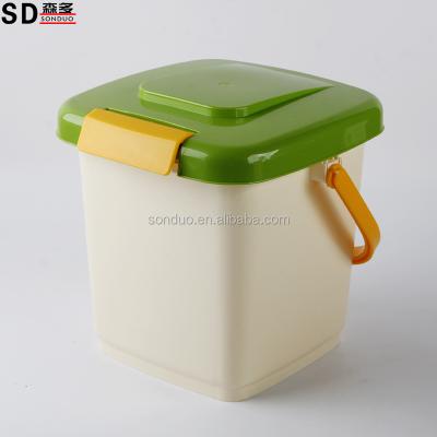 China Wholesale 5L 2kg Viable Plastic Pet Cat Dog Food Storage Bin Barrel Container Animal Box With Lid And Scoop for sale