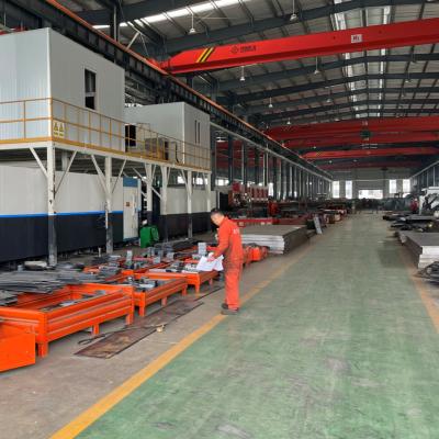 China Building Material Stores Sinotruk CDW Small Hook Arm Container Garbage Truck for sale