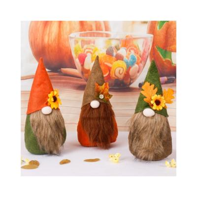 China Beautiful 2021 New Colorful Thanksgiving Handmade Products Leaf Faceless Dwarf Gnome Maple Leaf Doll Desktop Jewelry for sale