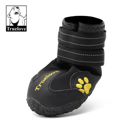 China Sustainable Fashion Water Resistance Soft Reflective Dog Running Shoes Breathable Anti Slip Rising Outdoor Walking Boots for sale