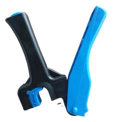 China Farms Garden Handle Hole Puncher Irrigation Pipe Punch For Flow Device Inserting Pe Pipe Opening Hole Tools for sale