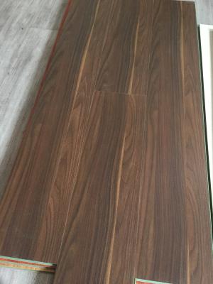 China 8.3mm,Ac3 HDF Laminated Wood Flooring.8mm oak wood grain laminate flooring.HDF coreboard :white or green color, 860kg/m3 for sale